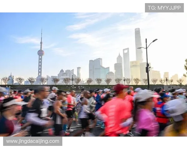 城市马拉松特别报道：上海攀岩队勇闯赛道展现拼搏精神与团队力量