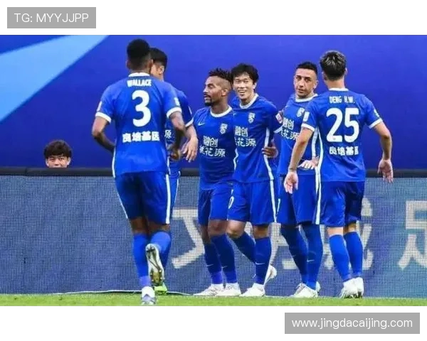 成都足球队在城市联赛积分榜上以89分稳居第一名展现强大实力