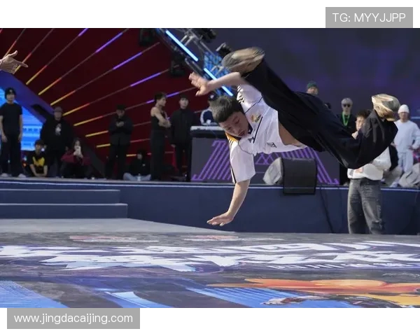 杭州街舞队在世界攀岩锦标赛中的力量表现引发热议与关注