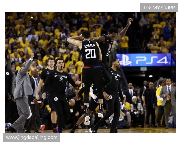 新疆广汇与对手激战正酣力拼季后赛席位精彩对决引发球迷热议 新疆广汇与对手激战正酣力拼季后赛席位精彩对决引发球迷热议