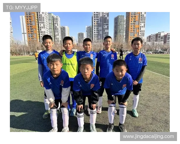 噜噜鹿岛与琉球的激烈对决展现足球魅力与团队精神的完美结合 噜噜鹿岛与琉球的激烈对决展现足球魅力与团队精神的完美结合